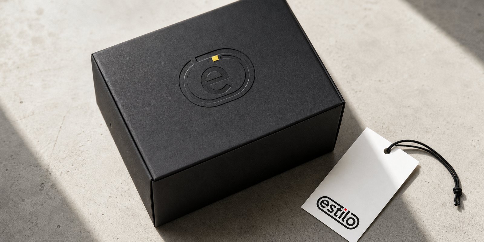 Nhãn dệt cổ áo, tem treo và care label estilo trên chất liệu
